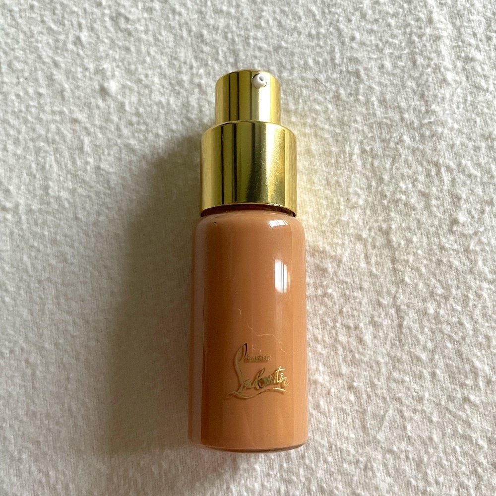Christian Louboutin Le Fluide Fond de Teint Foundation in Earth Nude 50C